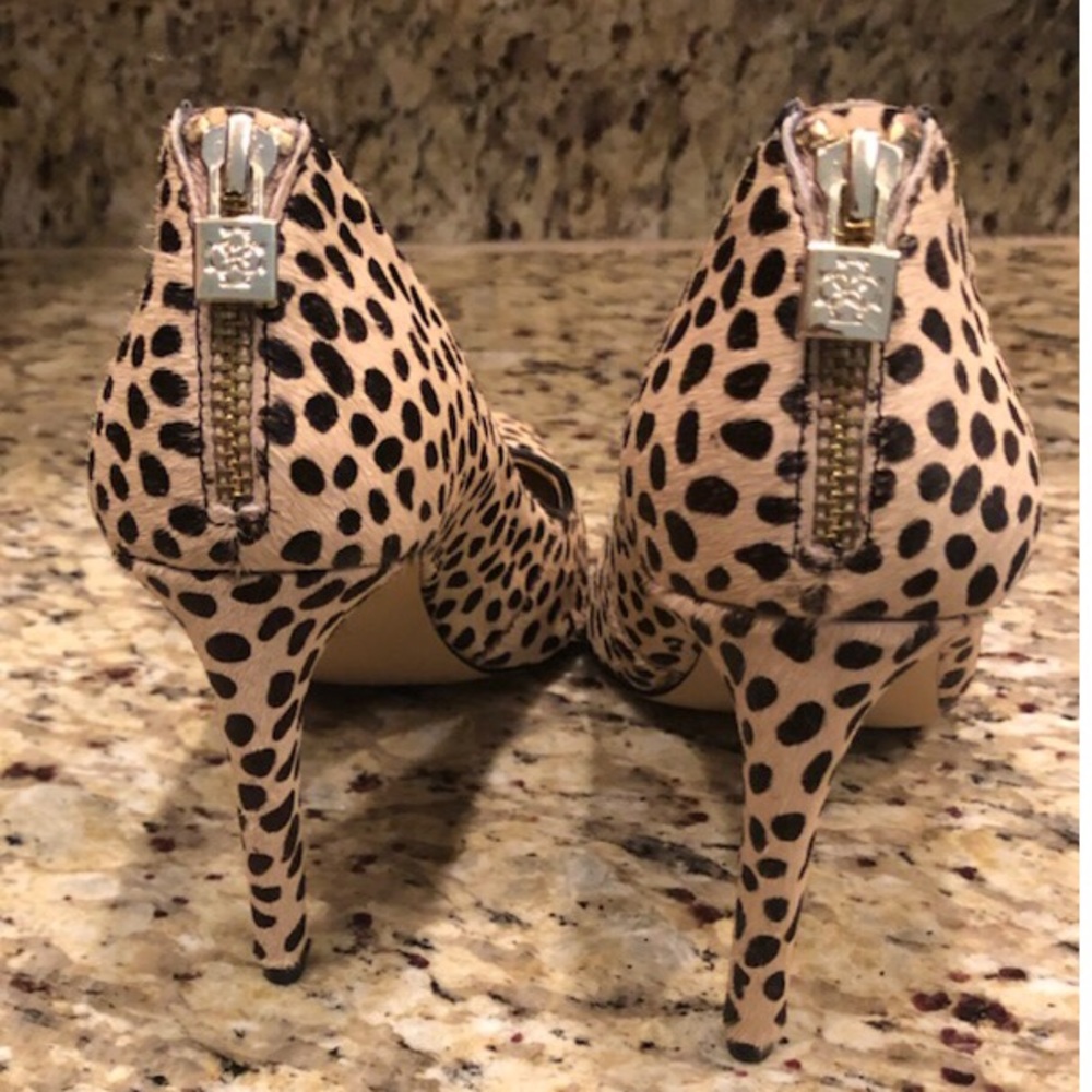 Size 9 Ann Taylor Leopard shoes.